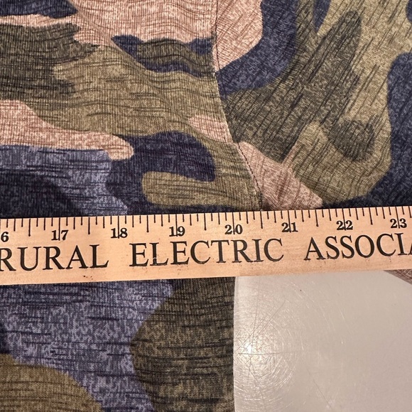 Camouflage Cowl Neck Sweater Ruching on Sides Soft Cozy Fall Sz L - Picture 4 of 10